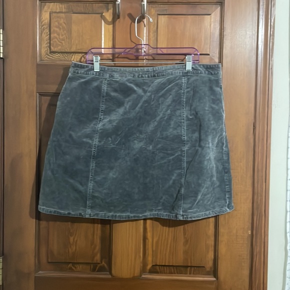 Grey Ribbed Skirt - Picture 2 of 6